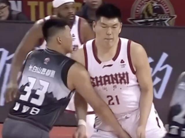 网页版登录入口-故意击打刘传兴下体，官方：吉林球员曾繁日停赛两场，罚款10万